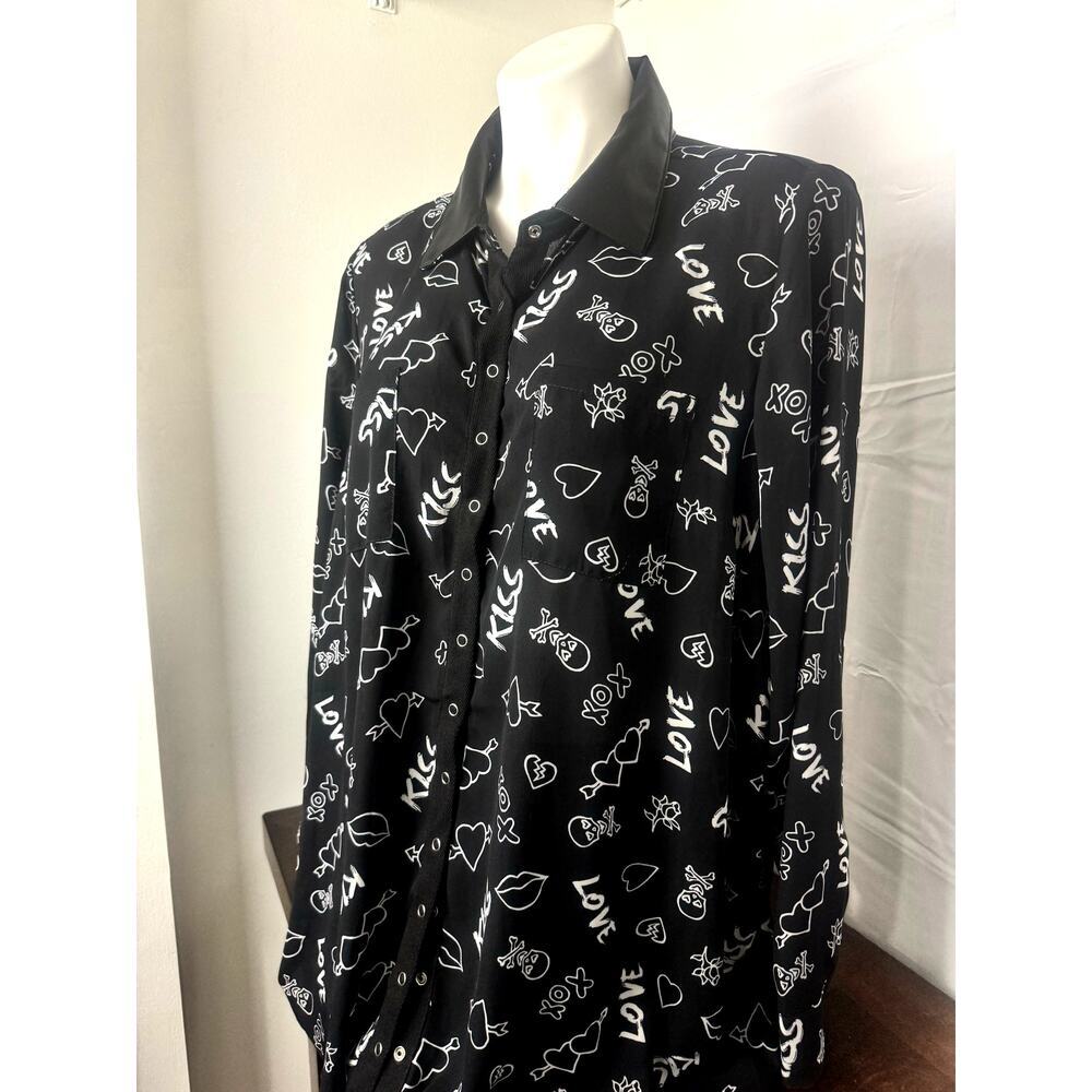 Torrid x Betsy Johnson Skull Hearts Black Georgette Blouse 1X NWT - Picture 2 of 9